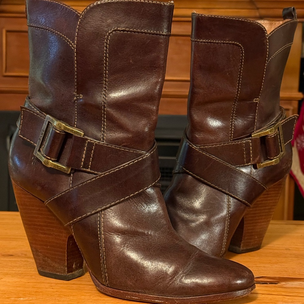 FRYE AND CO. Dark Brown Leather Heeled Boots